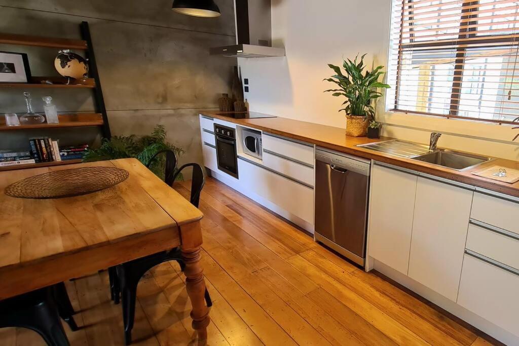 Apartment 4 - Haddin Court - Chic Ny Loft Style Бленем Экстерьер фото